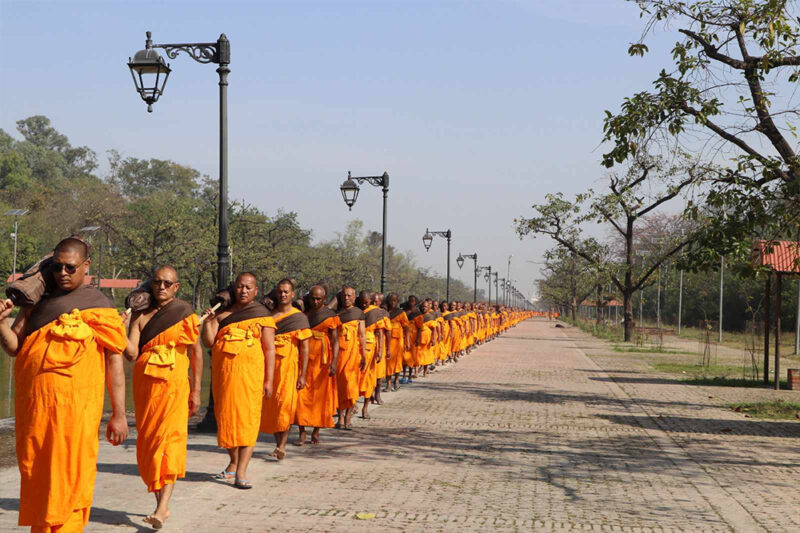 लुम्बिनीबाट भिक्षुहरुको धम्मयात्रा सुरु