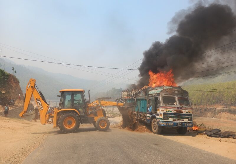 ट्रकमा आगलागी