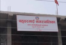 बहदुरमाई नगरपालिकाका कर्मचारी र जनप्रतिनिधिले चार महिनादेखि तलबभत्ता पाएनन्